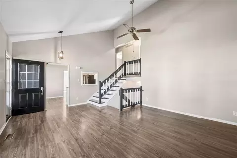 Living - 304 S Cross Trl, Mchenry, IL 60050 photo 3 of 5