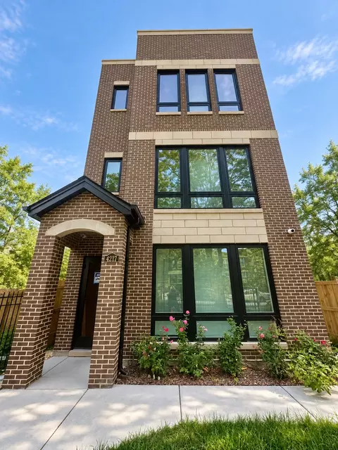 4217 S Indiana Ave, Chicago, IL 60653