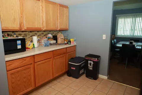 Kitchen - 1132 Sandpiper Ct, Bartlett, IL 60103 photo 2 of 5