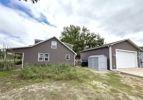 Exterior - 800 E 2nd St, Rock Falls, IL 61071 photo 6 of 14