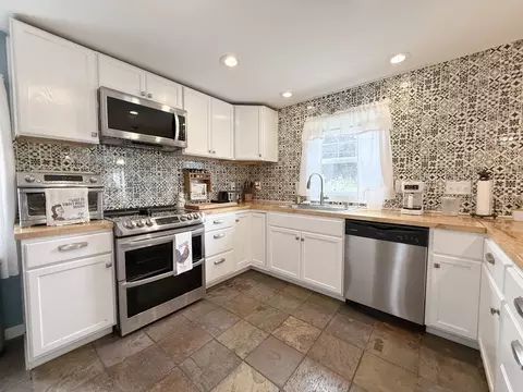 Kitchen - 800 E 2nd St, Rock Falls, IL 61071 photo 3 of 7