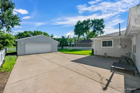 Exterior - 495 Glendale Ln, Hoffman Estates, IL 60169 photo 3 of 9