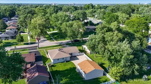 View/Area - 495 Glendale Ln, Hoffman Estates, IL 60169 photo 2 of 4