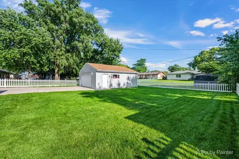 Exterior - 495 Glendale Ln, Hoffman Estates, IL 60169 photo 7 of 9