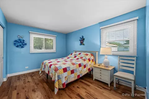 Bedroom - 495 Glendale Ln, Hoffman Estates, IL 60169 photo 1 of 2