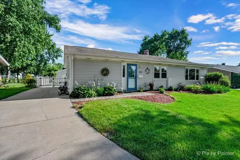 Exterior - 495 Glendale Ln, Hoffman Estates, IL 60169 photo 2 of 9