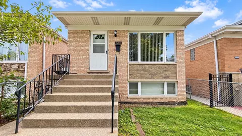 5203 W Carmen Ave, Chicago, IL 60630