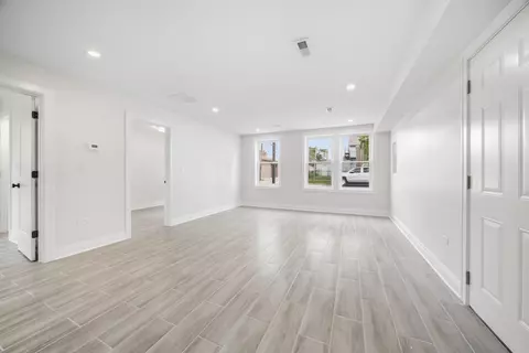 Living - 7600 W 61st St, Summit, IL 60501 photo 1 of 8