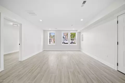 Living - 7600 W 61st St, Summit, IL 60501 photo 2 of 8