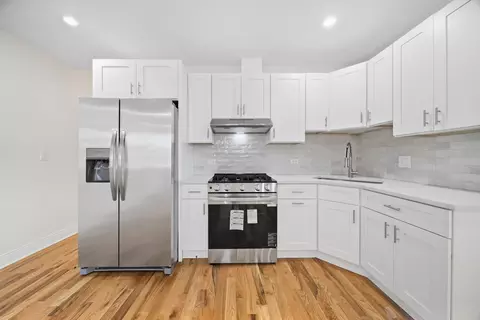 Kitchen - 7600 W 61st St, Summit, IL 60501 photo 5 of 5