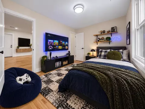 Bedroom - 7600 W 61st St, Summit, IL 60501 photo 7 of 12