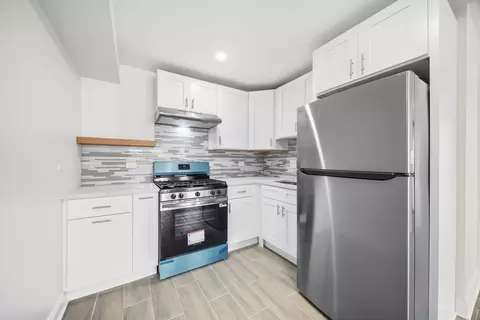 Kitchen - 7600 W 61st St, Summit, IL 60501 photo 1 of 5