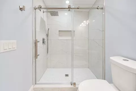 Bath - 7600 W 61st St, Summit, IL 60501 photo 6 of 6