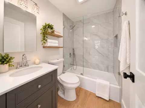 Bath - 7600 W 61st St, Summit, IL 60501 photo 1 of 6