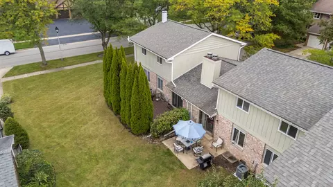 View/Area - 1502 Johnstown Ct, Wheaton, IL 60189 photo 2 of 4