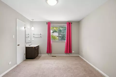Bedroom - 1502 Johnstown Ct, Wheaton, IL 60189 photo 1 of 8