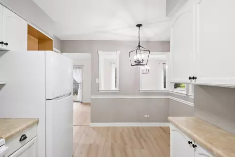 Kitchen - 1502 Johnstown Ct, Wheaton, IL 60189 photo 3 of 3