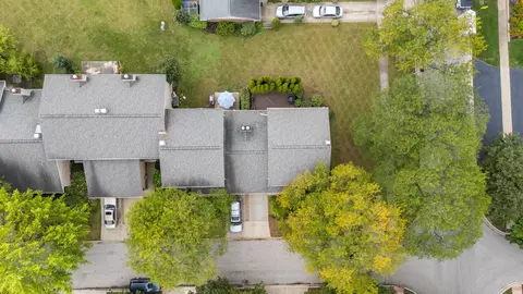 View/Area - 1502 Johnstown Ct, Wheaton, IL 60189 photo 3 of 4