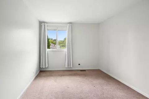 Bedroom - 1502 Johnstown Ct, Wheaton, IL 60189 photo 7 of 8