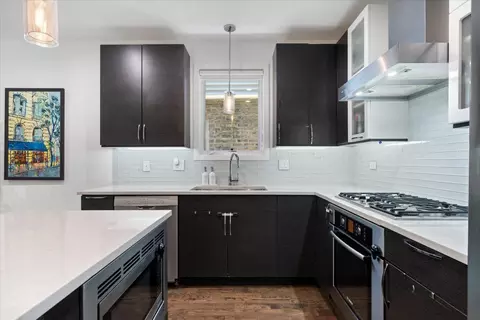 Kitchen - 1918 W Armitage Ave #1A, Chicago, IL 60622 photo 3 of 4