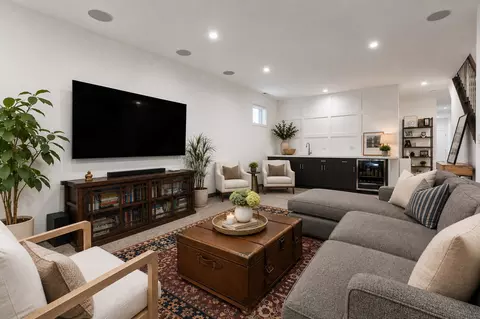 Living - 1918 W Armitage Ave #1A, Chicago, IL 60622 photo 4 of 4