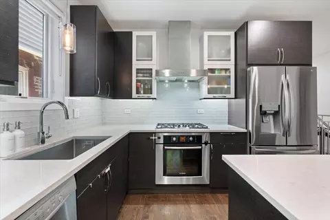 Kitchen - 1918 W Armitage Ave #1A, Chicago, IL 60622 photo 2 of 4