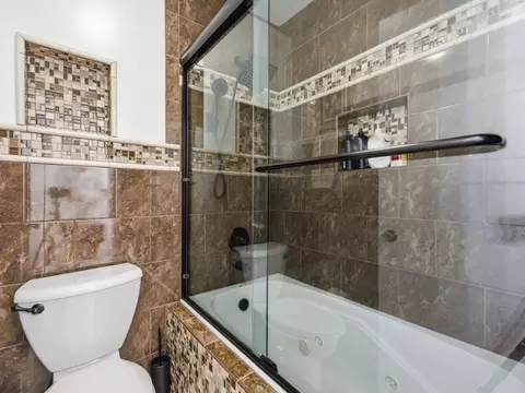 Bath - 490 Tahoe Circle Dr, Wheeling, IL 60090 photo 5 of 5