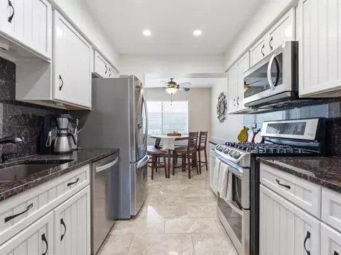 Kitchen - 490 Tahoe Circle Dr, Wheeling, IL 60090 photo 1 of 4
