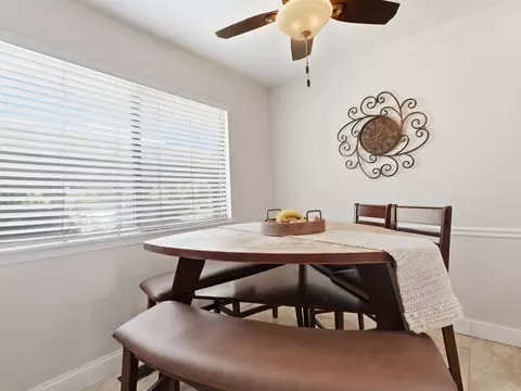 Dining - 490 Tahoe Circle Dr, Wheeling, IL 60090 photo 2 of 2