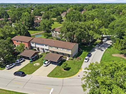 View/Area - 490 Tahoe Circle Dr, Wheeling, IL 60090 photo 2 of 3