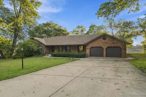 6 S383 Shagbark Ln, Aurora, IL 60506