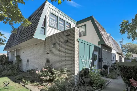 9201 S Kedzie Ave #4, Evergreen Park, IL 60805