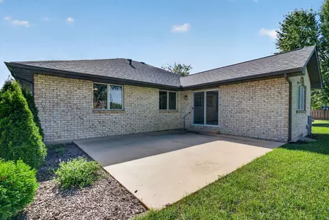 Exterior - 826 S Edgewater Dr, Morris, IL 60450 photo 4 of 6