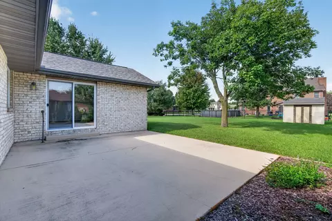 Exterior - 826 S Edgewater Dr, Morris, IL 60450 photo 3 of 6