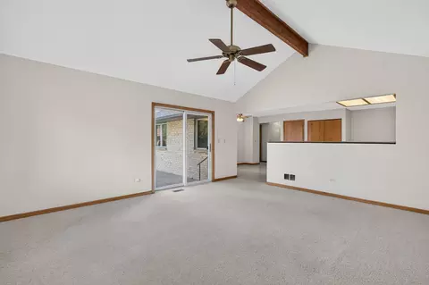 Living - 826 S Edgewater Dr, Morris, IL 60450 photo 3 of 6