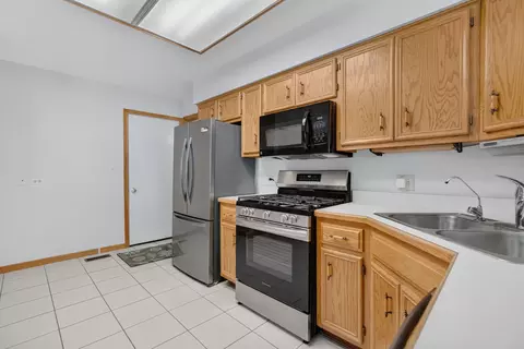 Kitchen - 826 S Edgewater Dr, Morris, IL 60450 photo 7 of 7