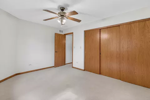 Bedroom - 826 S Edgewater Dr, Morris, IL 60450 photo 5 of 6