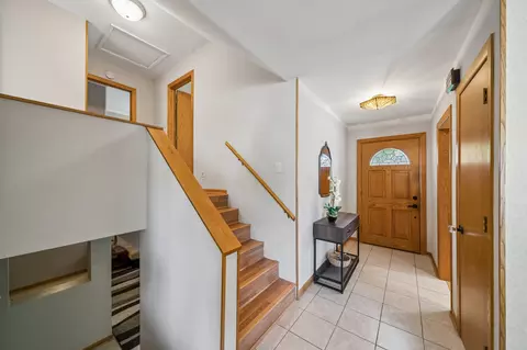 Entry Way - Undisclosed, Wheaton, IL 60187 photo 2 of 2