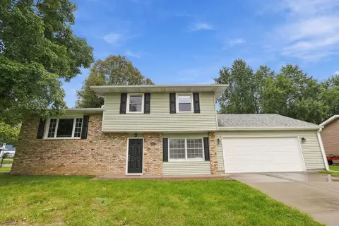 4657 N Sturdevant St, Davenport, IA 52806