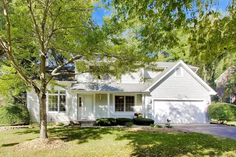 1120 Sumner Cir, Gurnee, IL 60031