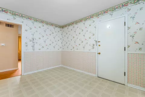 Other - Undisclosed, Riverside, IL 60546 photo 1 of 3