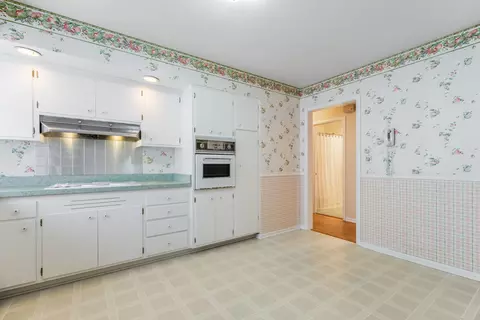 Kitchen - Undisclosed, Riverside, IL 60546 photo 2 of 2