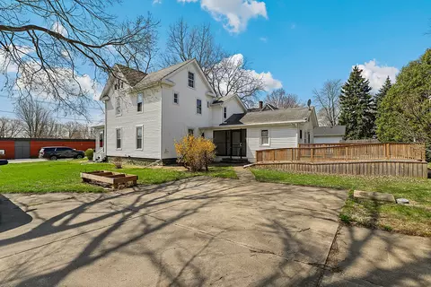 Exterior - 309 E 3rd St, Sandwich, IL 60548 photo 6 of 10
