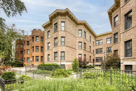 846 W Newport Ave #2S, Chicago, IL 60657