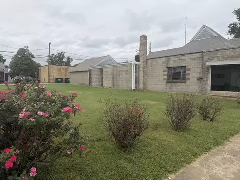 203 S Main St, Pinckneyville, IL 62274