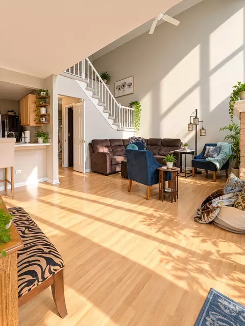 Living - 3131 Cypress Ct, Mchenry, IL 60051 photo 3 of 6