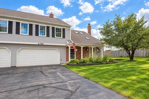 2 S756 Timber Dr, Warrenville, IL 60555