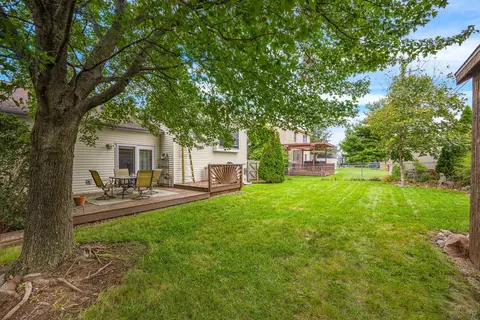 Exterior - 302 Carriage Hills Rd, Normal, IL 61761 photo 4 of 9