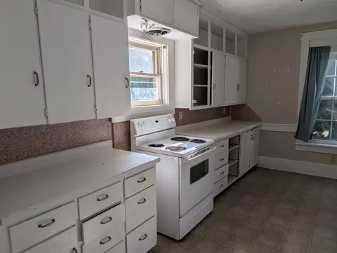 Kitchen - 503 E Mason St, Polo, IL 61064 photo 2 of 4