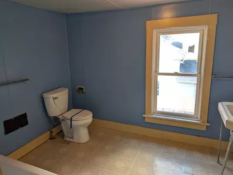Bath - 503 E Mason St, Polo, IL 61064 photo 3 of 3
